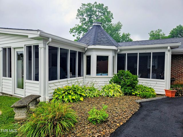 94 Ridge Road, Lebanon, VA 24266