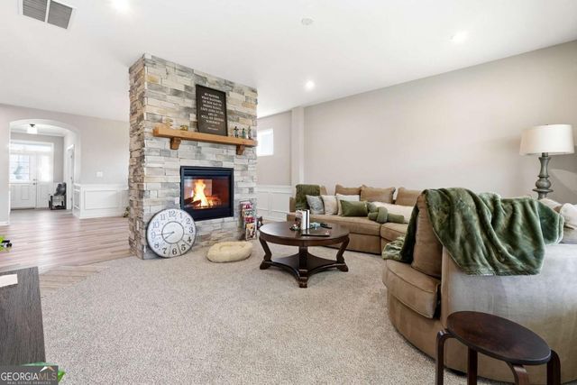 158 Laurel Farm Lane, Dallas, GA 30157