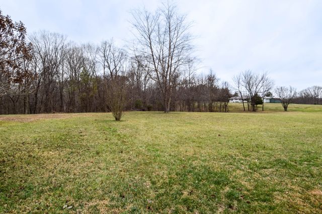 224 Wagoners Way, Westmoreland, TN 37186