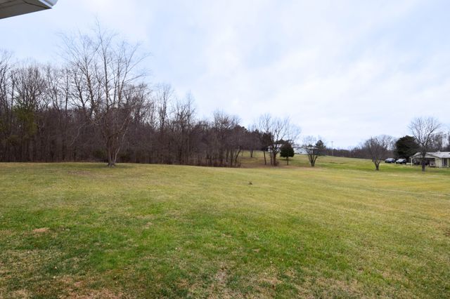 224 Wagoners Way, Westmoreland, TN 37186