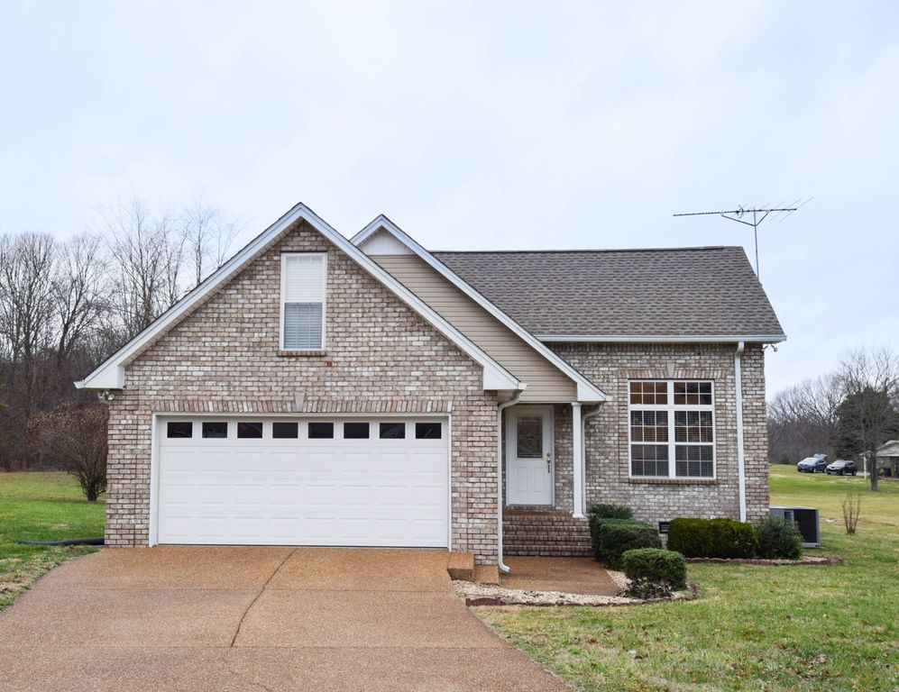 224 Wagoners Way, Westmoreland, TN 37186