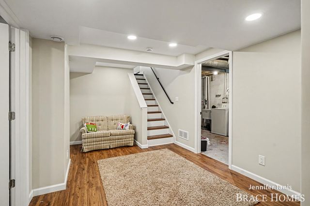 147 E 16th Street, Holland, MI 49423