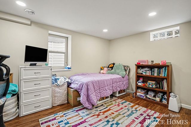 147 E 16th Street, Holland, MI 49423