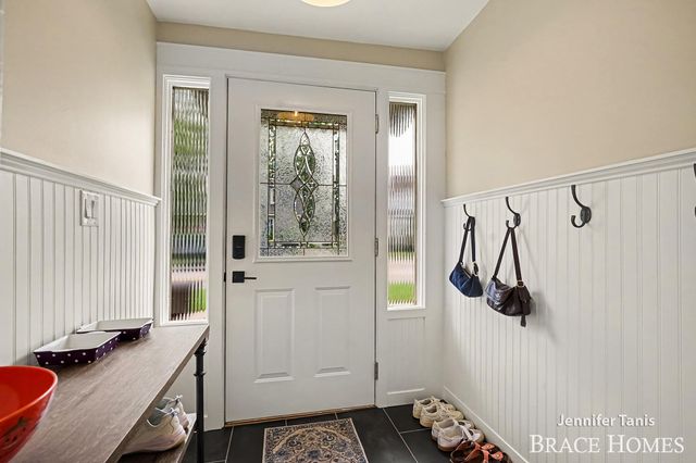 147 E 16th Street, Holland, MI 49423
