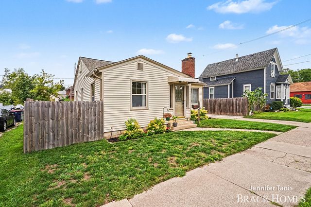 147 E 16th Street, Holland, MI 49423