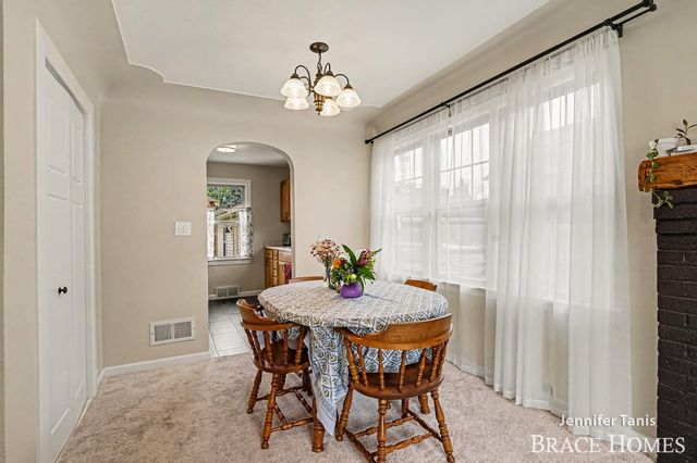 147 E 16th Street, Holland, MI 49423