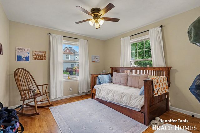 147 E 16th Street, Holland, MI 49423