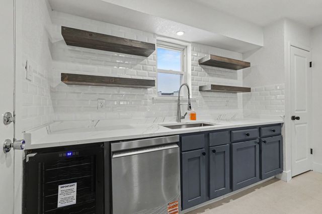 10650 Steppington Drive 219, Dallas, TX 75230