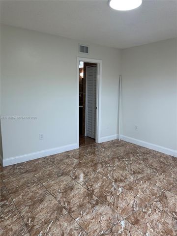 2780 W 76th St 203, Hialeah, FL 33016