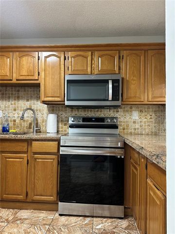 2780 W 76th St 203, Hialeah, FL 33016