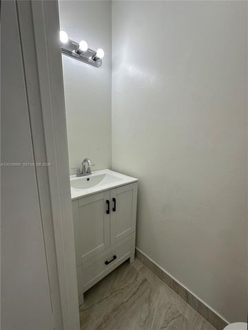 2780 W 76th St 203, Hialeah, FL 33016