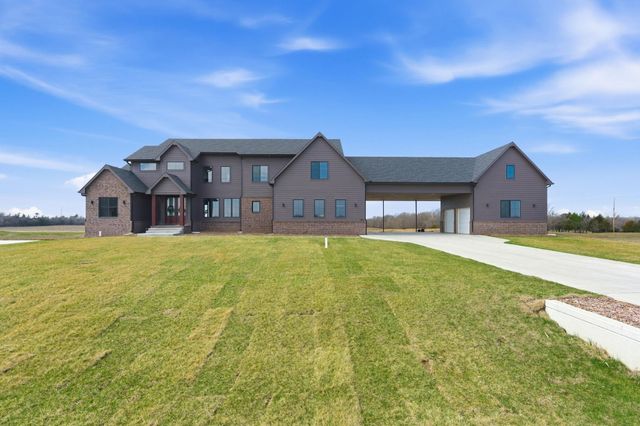 243 Thurston Ln, Derby, KS 67037
