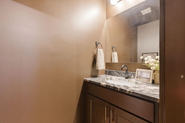 243 Thurston Ln, Derby, KS 67037