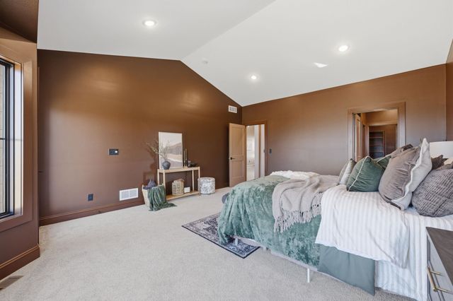 243 Thurston Ln, Derby, KS 67037