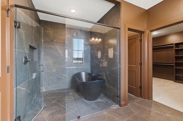 243 Thurston Ln, Derby, KS 67037