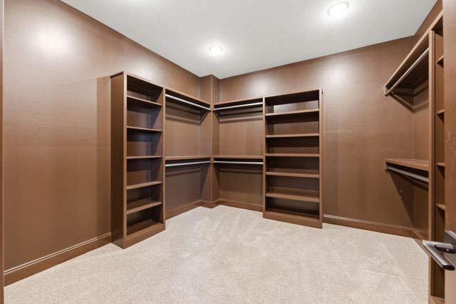 243 Thurston Ln, Derby, KS 67037