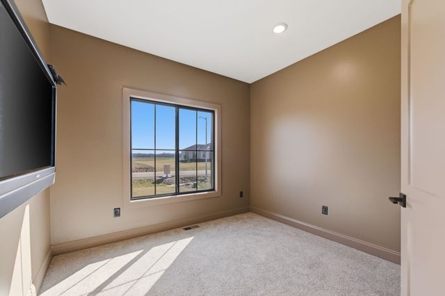 243 Thurston Ln, Derby, KS 67037