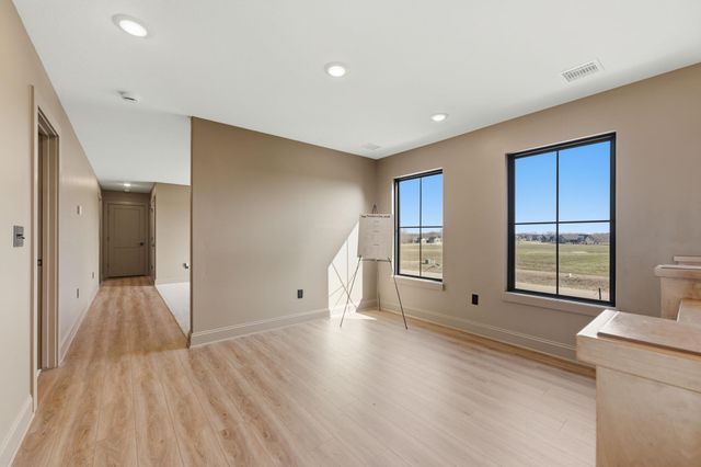 243 Thurston Ln, Derby, KS 67037