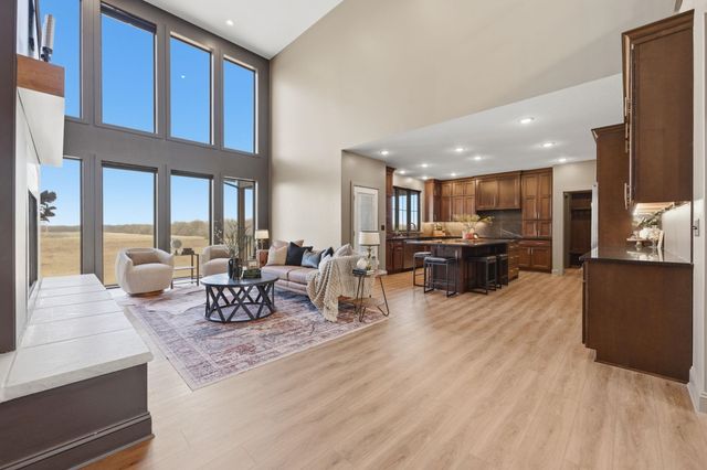 243 Thurston Ln, Derby, KS 67037