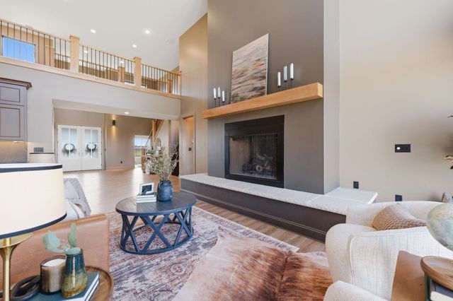 243 Thurston Ln, Derby, KS 67037