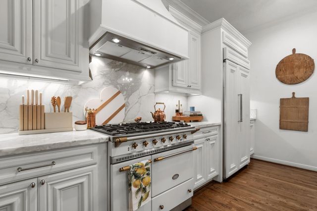 64 Glen Loch Court, Sugar Land, TX 77479