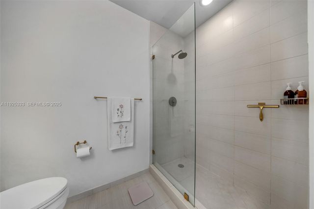 7930 East Dr 506, North Bay Village, FL 33141