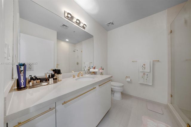 7930 East Dr 506, North Bay Village, FL 33141