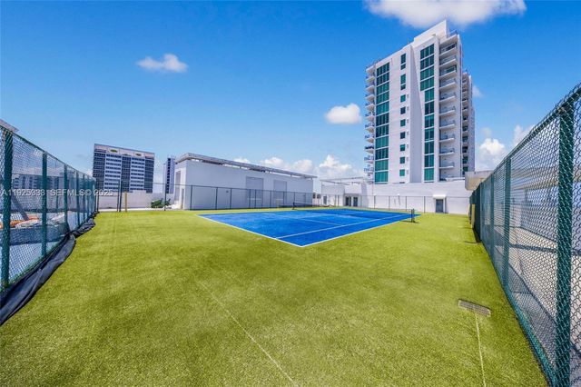 7930 East Dr 506, North Bay Village, FL 33141