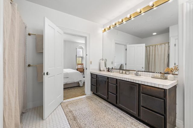 12 Grove Street 12A, Minneapolis, MN 55401