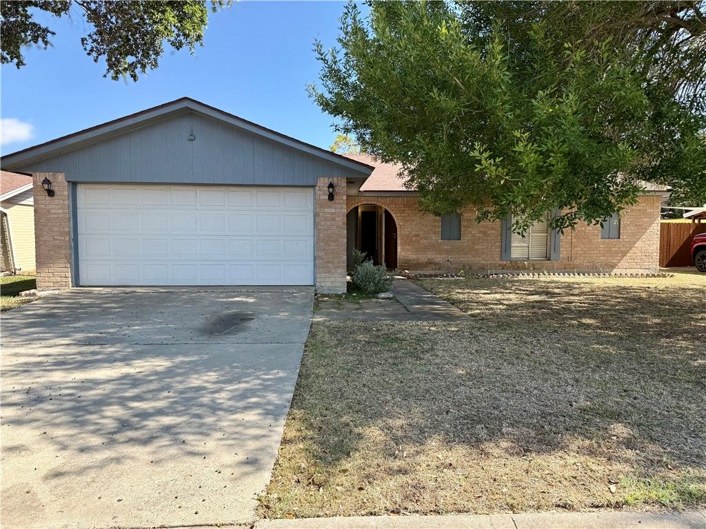 1612 Memorial Pkwy, Portland, TX 78374