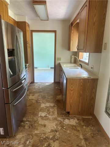 3315 Broadhaven Avenue NW, Massillon, OH 44646