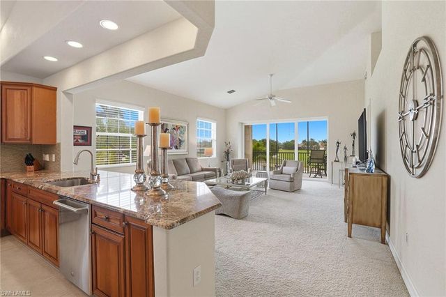 8605 Champions PT 103, Naples, FL 34113