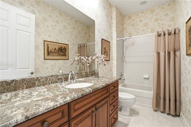 8605 Champions PT 103, Naples, FL 34113