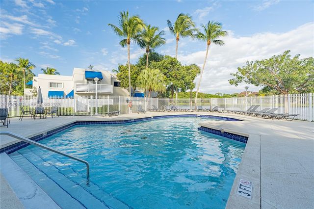 510 NW 97th Ave, Plantation, FL 33324