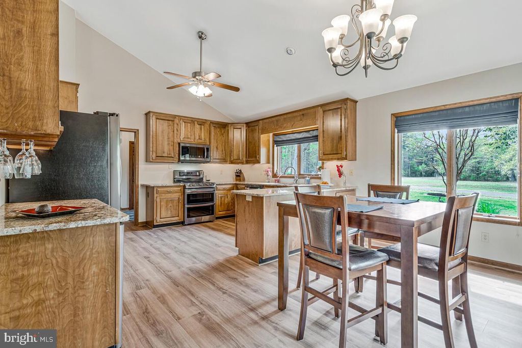 Image 12 of property listing at 18264 PARK DR, Saint Inigoes, MD 20684