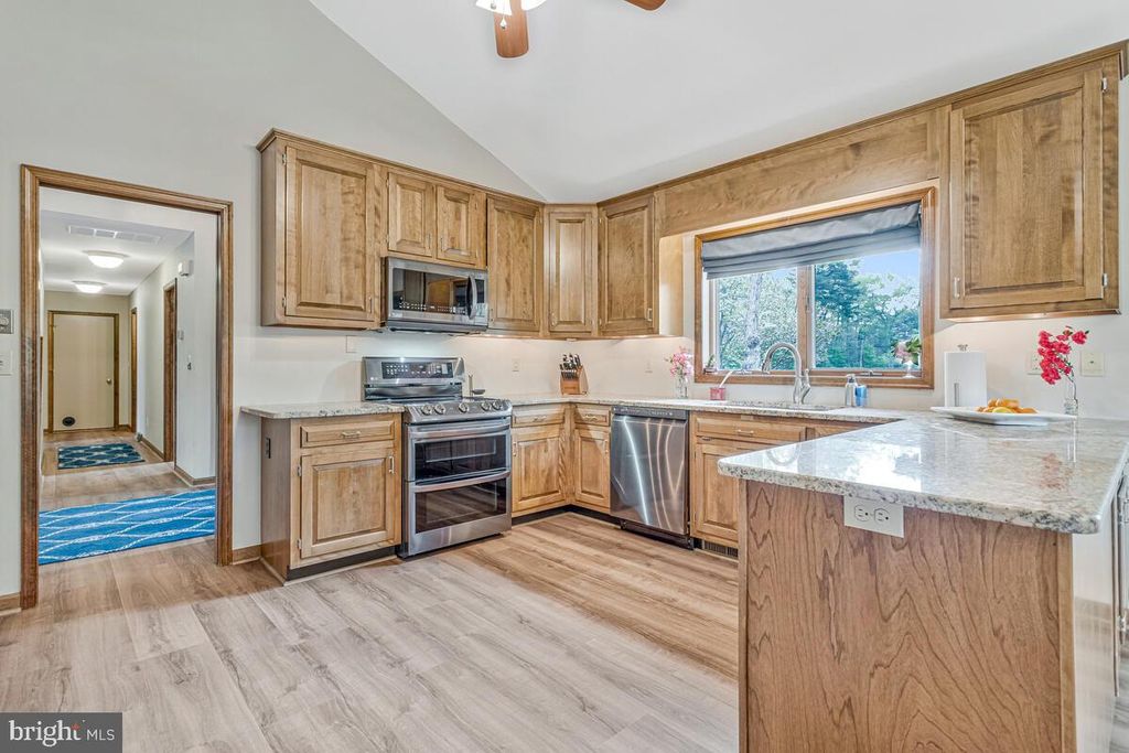 Image 13 of property listing at 18264 PARK DR, Saint Inigoes, MD 20684