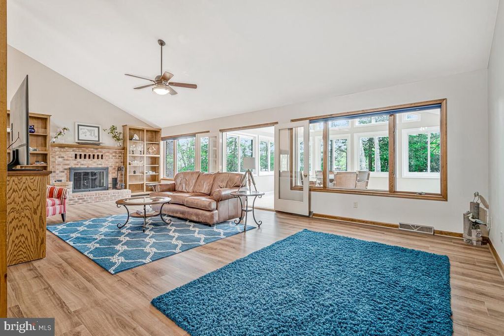 Image 16 of property listing at 18264 PARK DR, Saint Inigoes, MD 20684