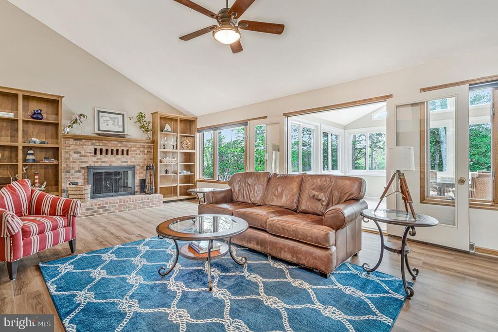 Image 19 of property listing at 18264 PARK DR, Saint Inigoes, MD 20684