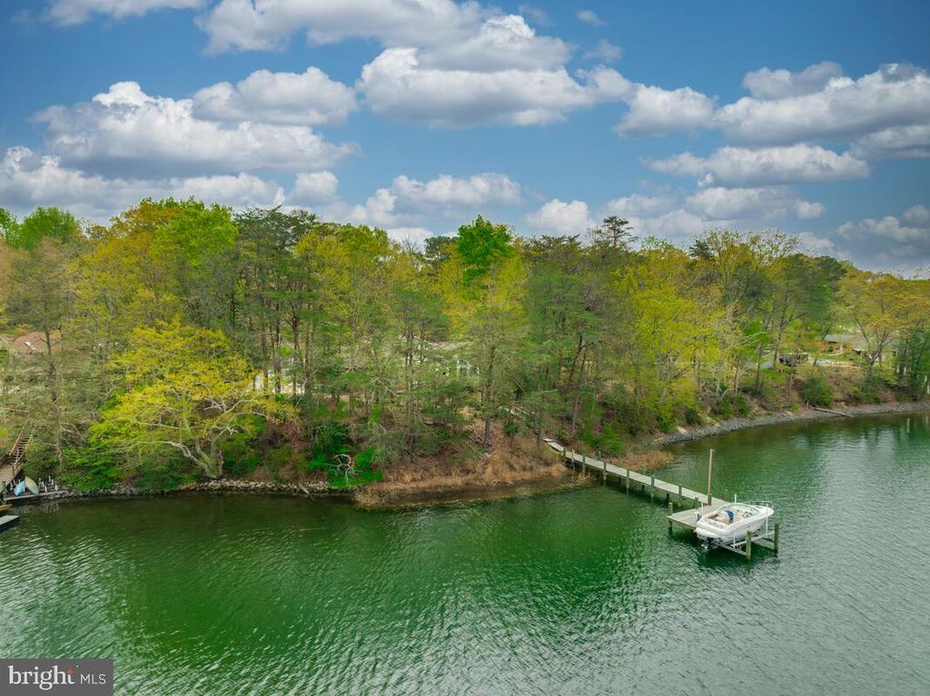 Image 24 of property listing at 18264 PARK DR, Saint Inigoes, MD 20684