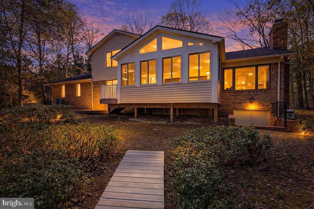 Image 3 of property listing at 18264 PARK DR, Saint Inigoes, MD 20684