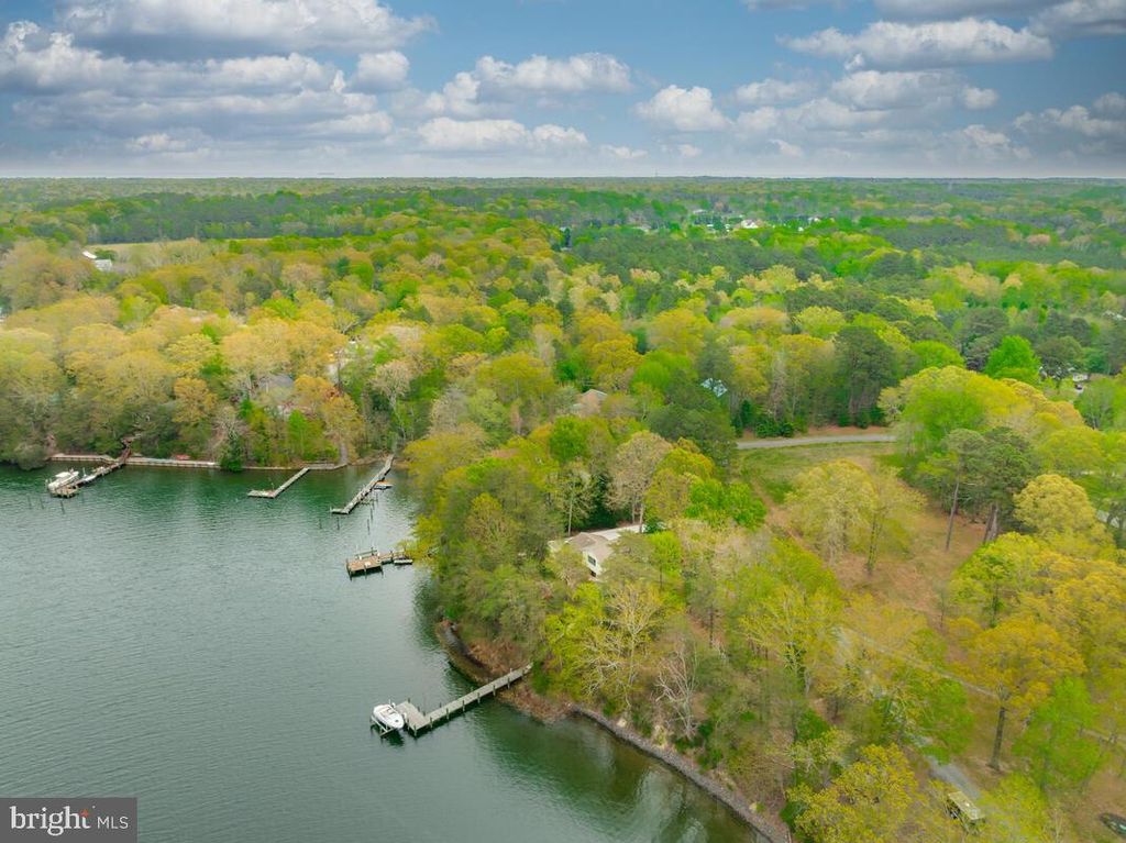 Image 36 of property listing at 18264 PARK DR, Saint Inigoes, MD 20684