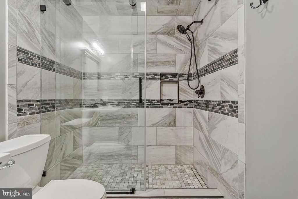 Image 40 of property listing at 18264 PARK DR, Saint Inigoes, MD 20684