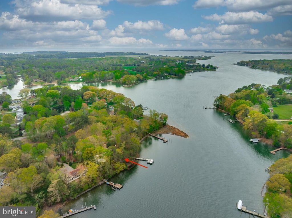 Image 5 of property listing at 18264 PARK DR, Saint Inigoes, MD 20684