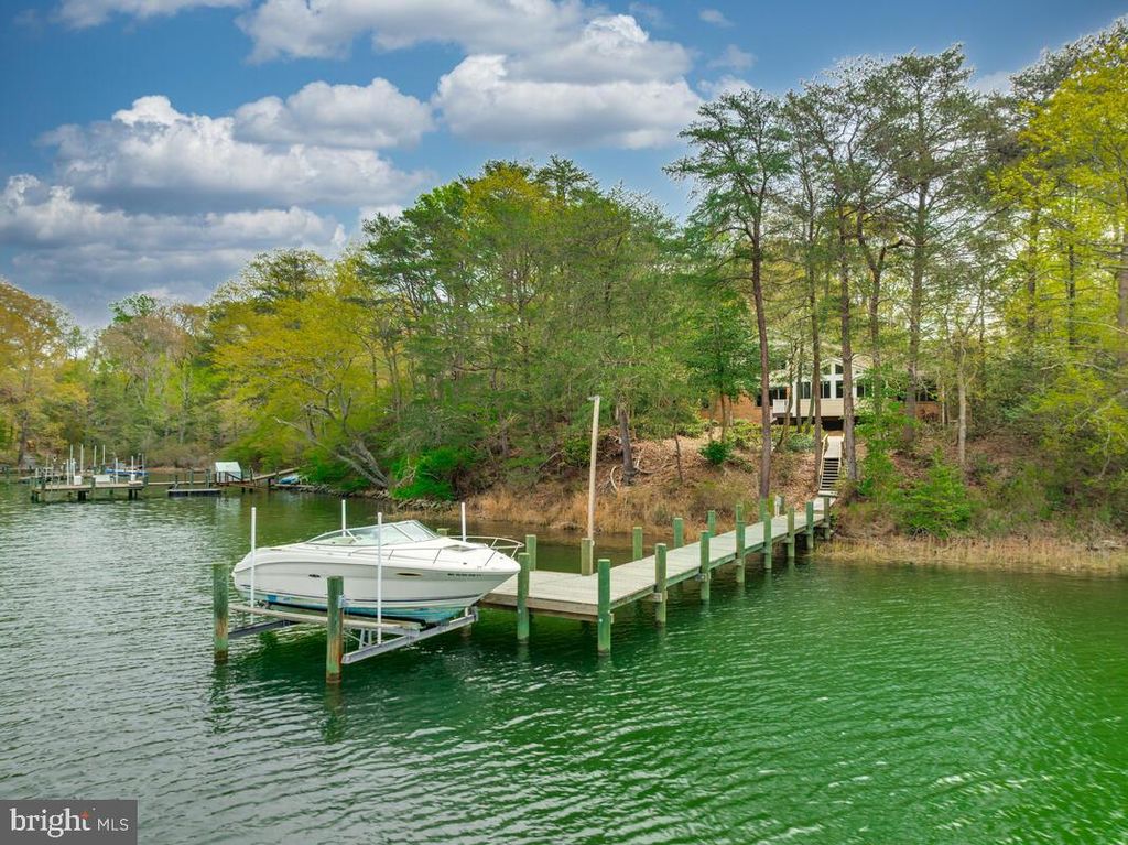 Image 54 of property listing at 18264 PARK DR, Saint Inigoes, MD 20684