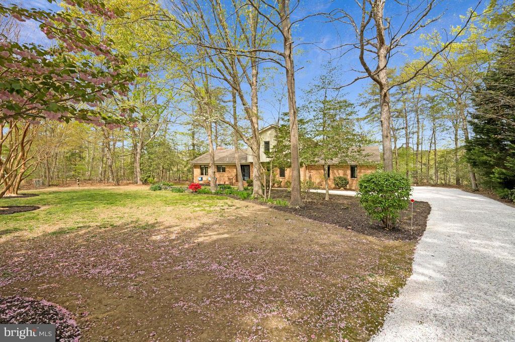 Image 7 of property listing at 18264 PARK DR, Saint Inigoes, MD 20684