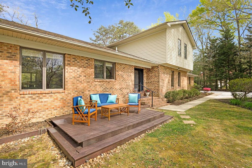 Image 8 of property listing at 18264 PARK DR, Saint Inigoes, MD 20684