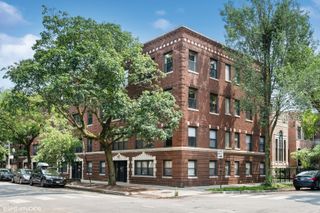 1253 W Roscoe Street 1, Chicago, IL 60657