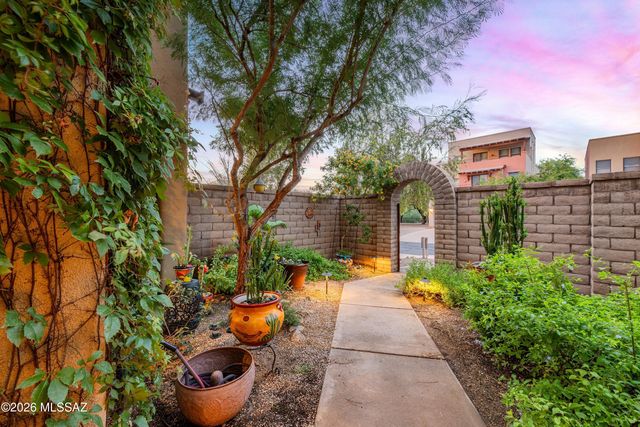 202 E Croydon Park Road, Tucson, AZ 85704