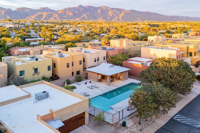 202 E Croydon Park Road, Tucson, AZ 85704