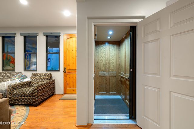 202 E Croydon Park Road, Tucson, AZ 85704